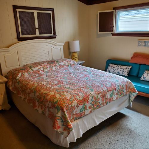 Image: 2025-05/thistledew-1st-queen-room-.jpg